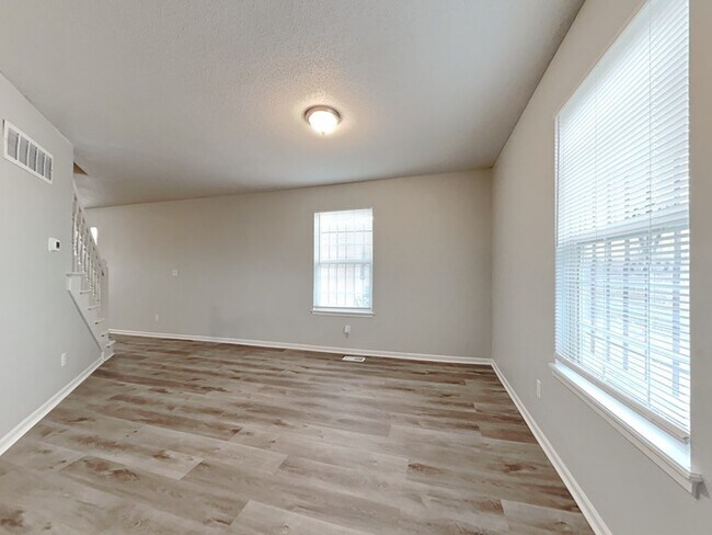 Foto del edificio - 4221 Woodland Ave