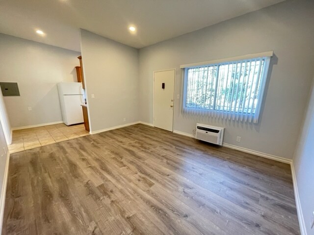 Building Photo - 1518 Hazelwood Ave