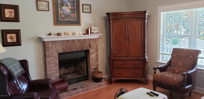 Building Photo - 504 Cades Trail