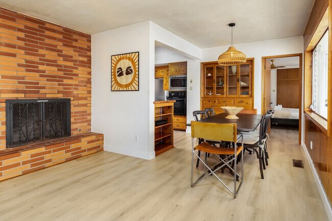 Building Photo - 4000 Highland Dr