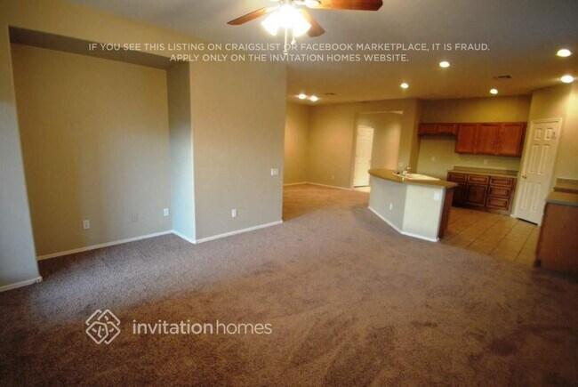 Building Photo - 613 S 115th Dr