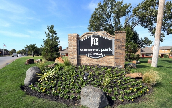 Somerset Park en Union Apartments en Tulsa, OK - Somerset Park At Union Apartments