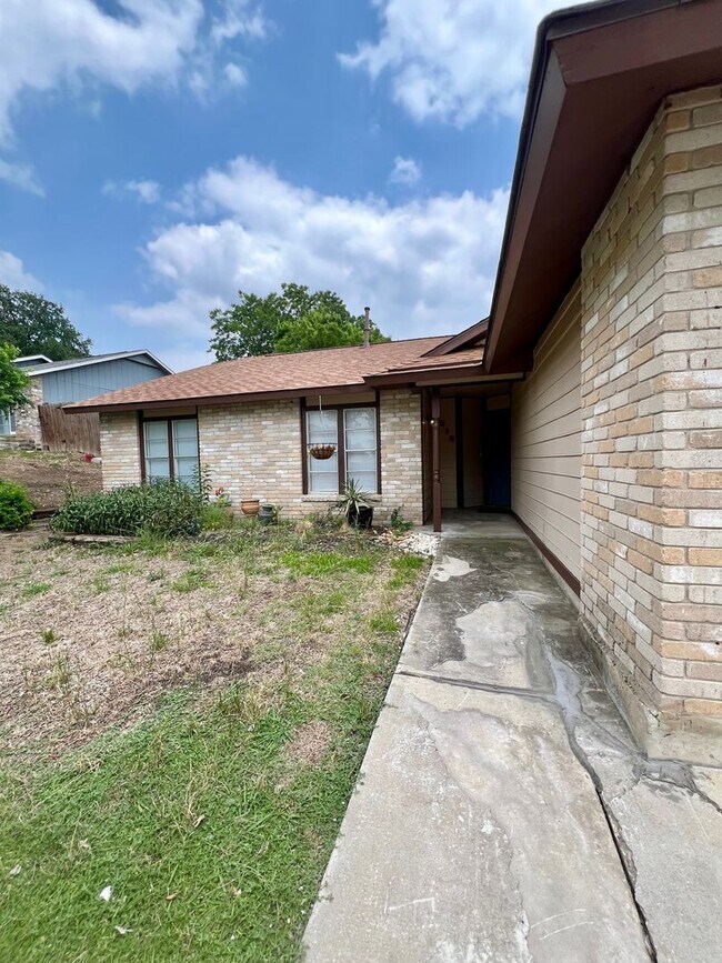 Foto del edificio - Live Oak 3 bedroom / 2 bathroom home in Qu...