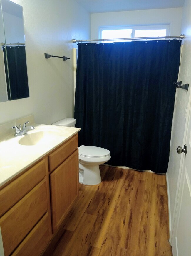 Master bath - 1190 W 31st St