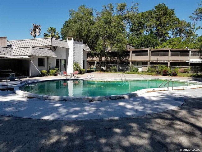 Building Photo - 711 SW 75th St