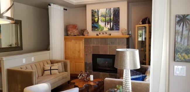 Building Photo - 61875 Broken Top Dr