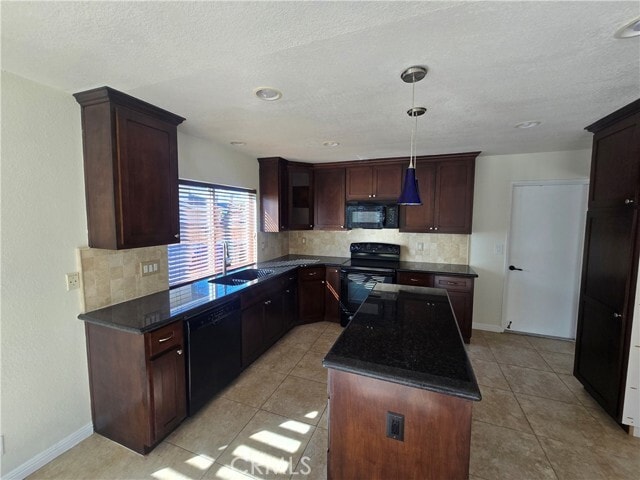 Foto del edificio - 22622 Rockford Dr