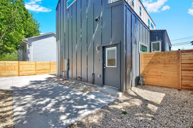 Building Photo - 7204 Meador Ave