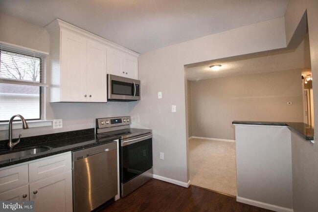 Building Photo - 9327 Woodlea Ct