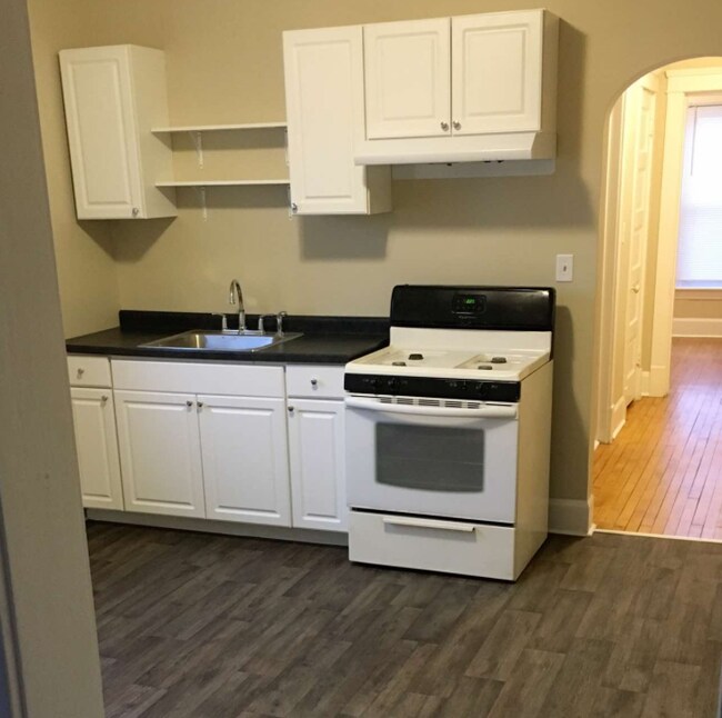 Foto del edificio - 2307 Blake Ave