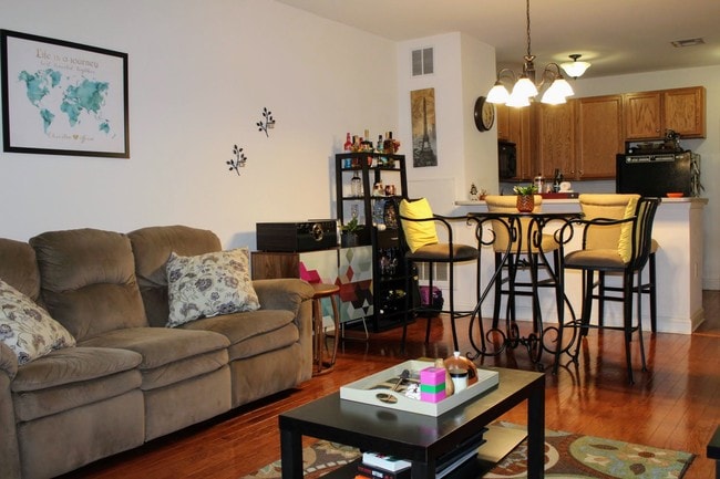 Living Room - 200 W Elm St