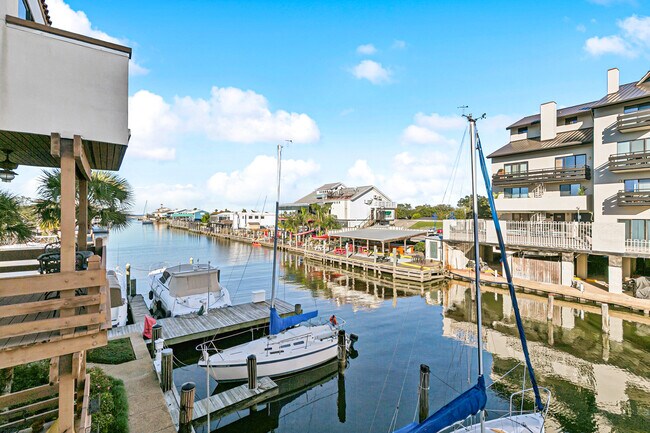 Building Photo - 8654 Pontchartrain Blvd