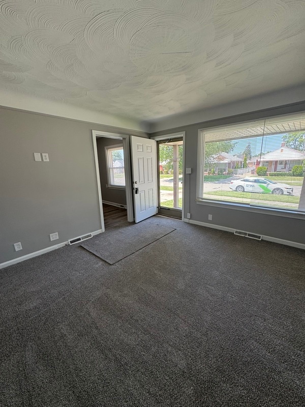 Building Photo - 12835 Plum St