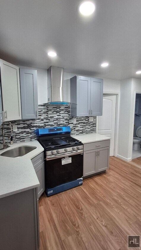 Foto principal - 5122 Ave. S