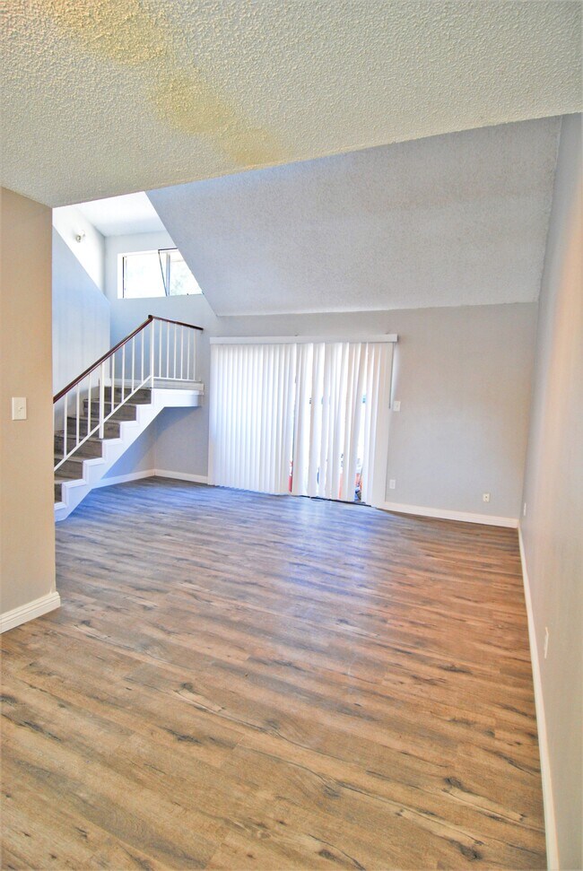 Foto del edificio - 746 N Eucalyptus Ave