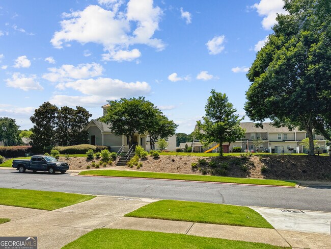 Building Photo - 216 Azalea Cir