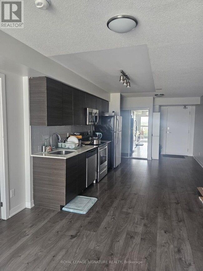 Photo du bâtiment - 123-123 Parkway Forest Dr