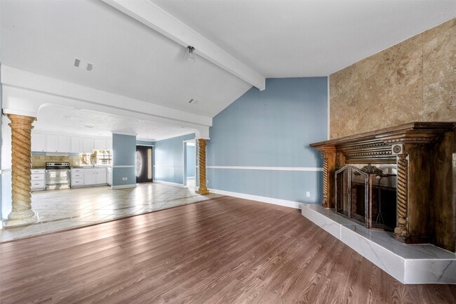 Building Photo - 10711 Heather Hill Dr