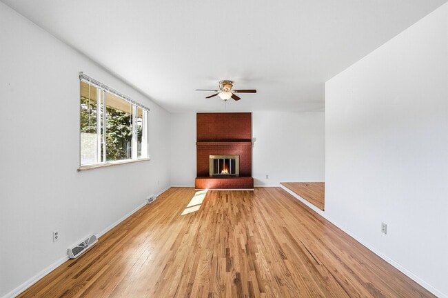 Foto del edificio - $2,695.95, 3-Bed, 2-Bath, Ranch House in Littleton with Great Fenced in Yard!