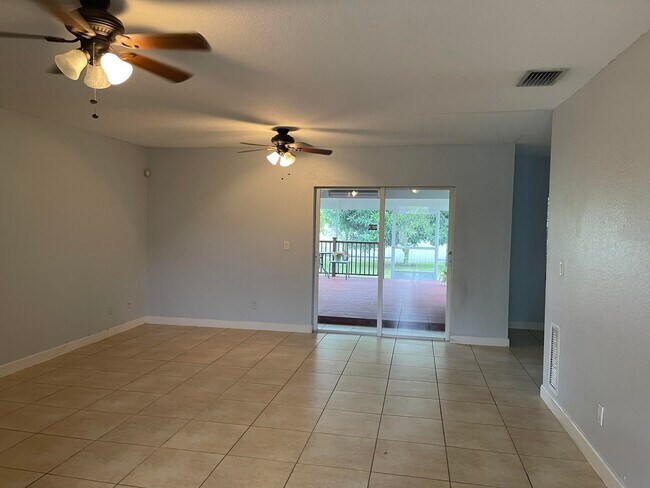 Foto del edificio - 319 NW Byron St
