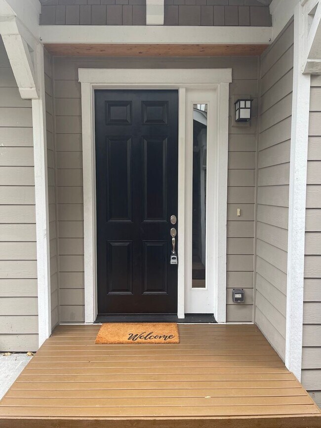 Foto del edificio - Spacious 3BD/2.5BTH Available for Lease in...