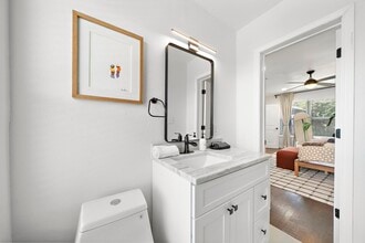 Building Photo - 3226 Oakdale St