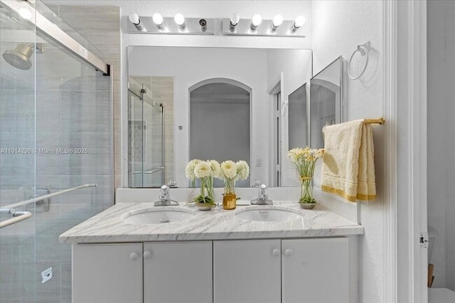 Foto del edificio - 8245 NW 108th Ave