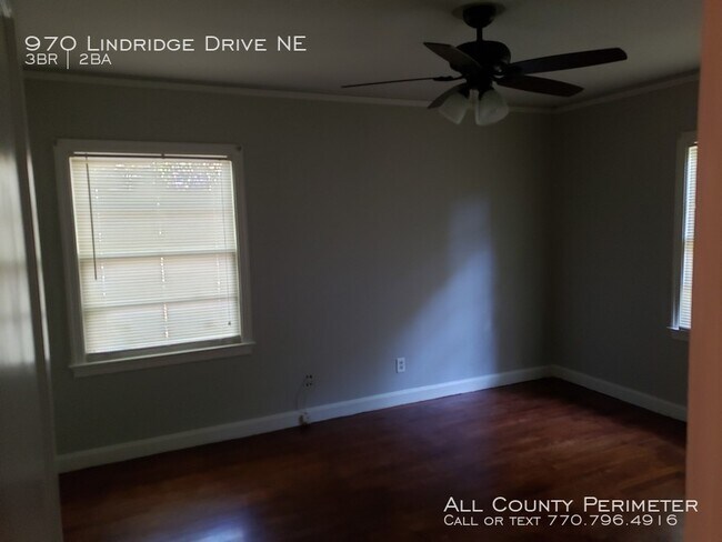 Foto del edificio - 970 Lindridge Dr NE