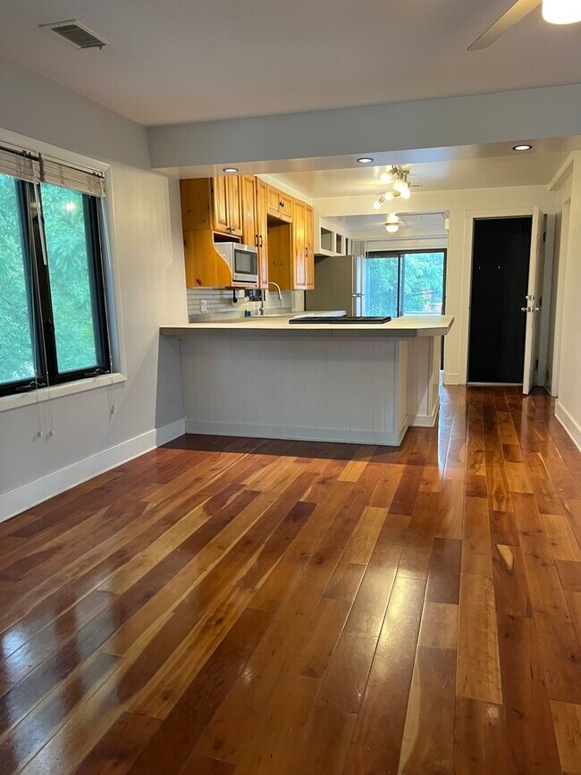 Foto del edificio - 2128 N Hoyne Ave