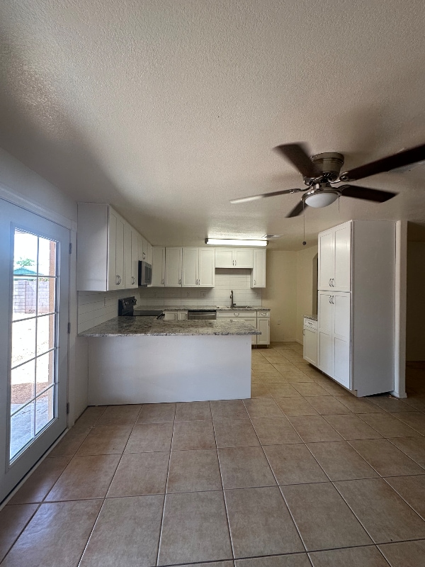 Primary Photo - 4324 N 72nd Dr