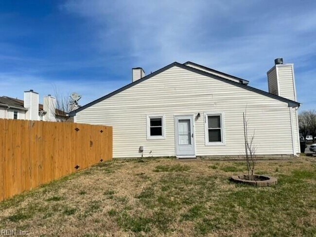 Building Photo - HOME FOR  RENT / INDIAN LAKES  AREA OF VIR...