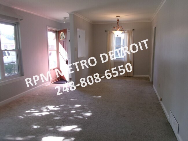 Foto del edificio - PRICE IMPROVEMENT:  MOVE IN READY RANCH HO...