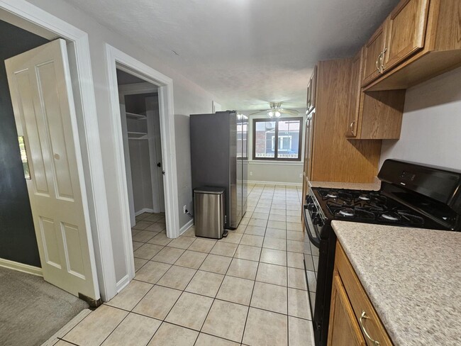Building Photo - Spacious 5-Bedroom 2.5 Bath Home