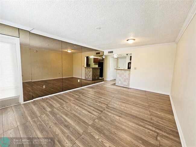 Building Photo - 4334 NW 9th Ave