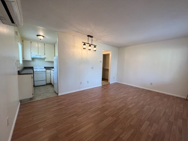 Building Photo - 2813 S. Tuolomne Pl.