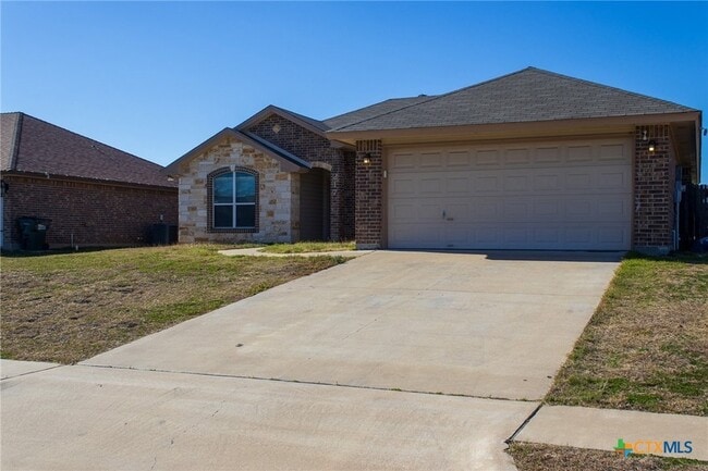 Building Photo - 217 Pointer St