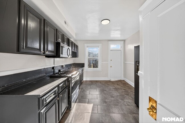 Building Photo - 3231 Phelps Ln