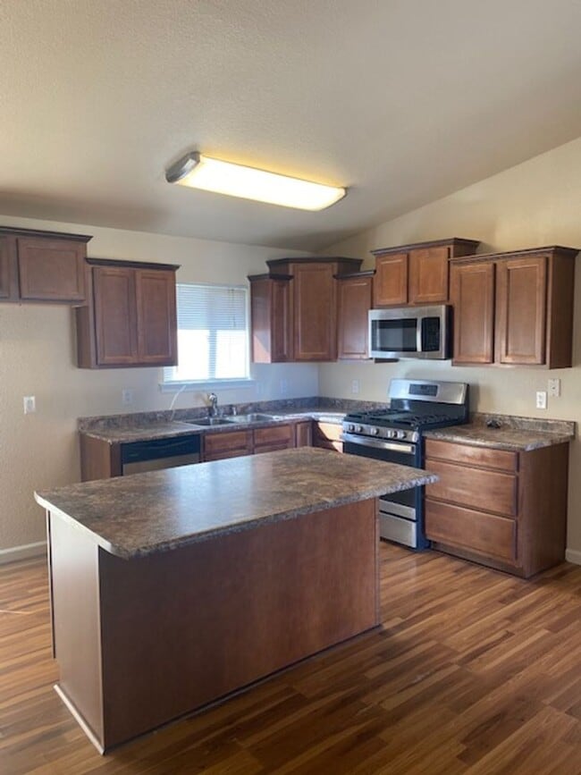 Building Photo - Nice Home in Quail Ridge!