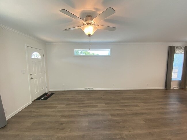 Building Photo - 174 Mockingbird Way