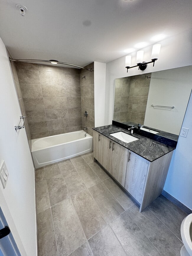 3B 2B - Baño - Naranja Grand II