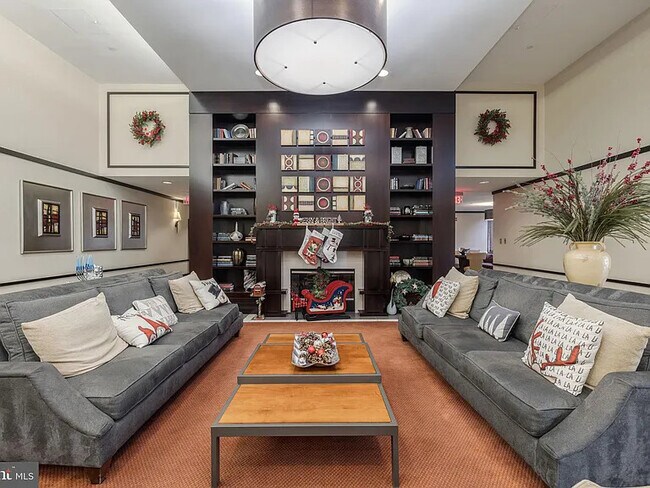 The lobby 1 of 2. - 4500 S Four Mile Run Dr