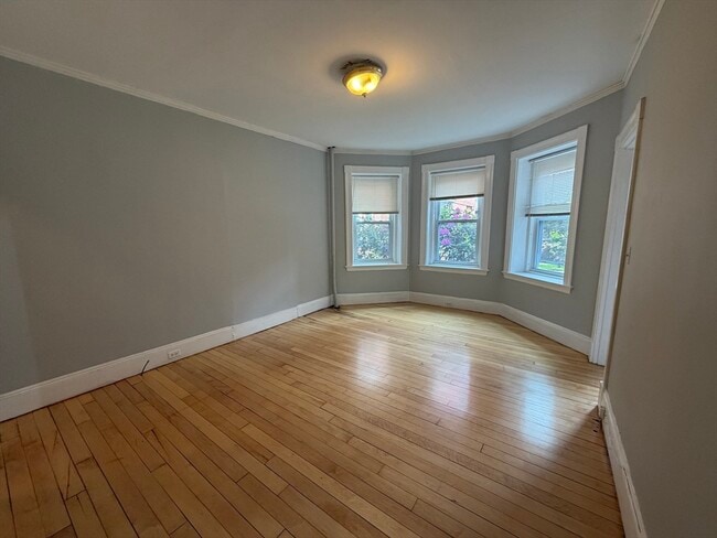 Building Photo - 15 Lynde St