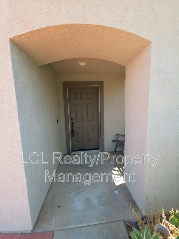 Foto del edificio - 25025 Clover Creek Ln