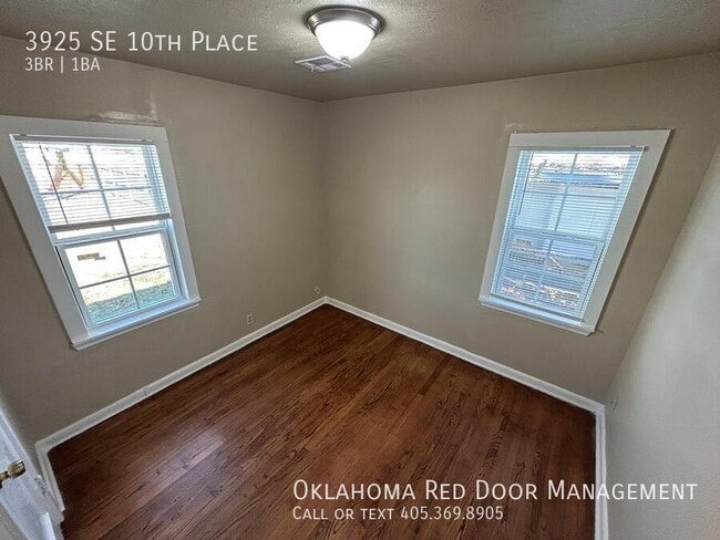 Building Photo - 3925 SE 10th Pl