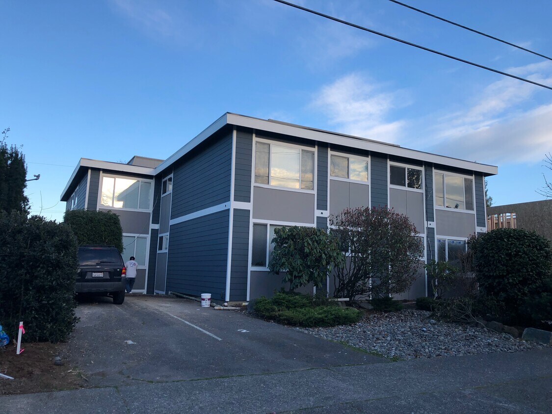 Foto principal - 9020 18th Ave SW