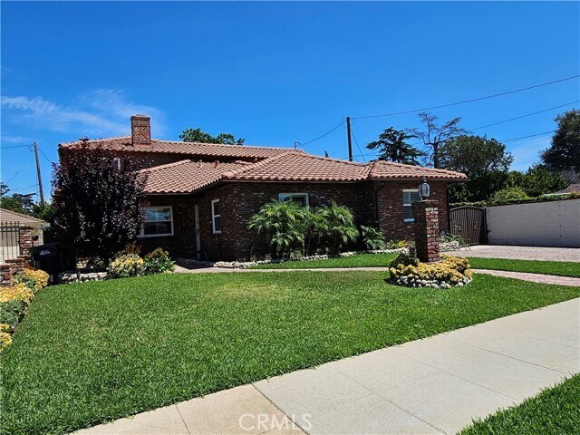 Building Photo - 512 N San Marino Ave