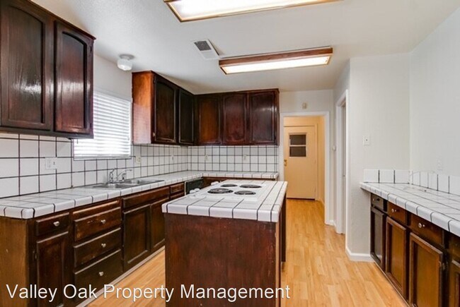 Foto del edificio - 4 br, 3 bath House - 117 Orange Avenue