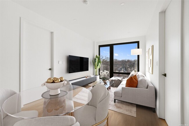 Foto del edificio - 8107 Kew Gardens Rd