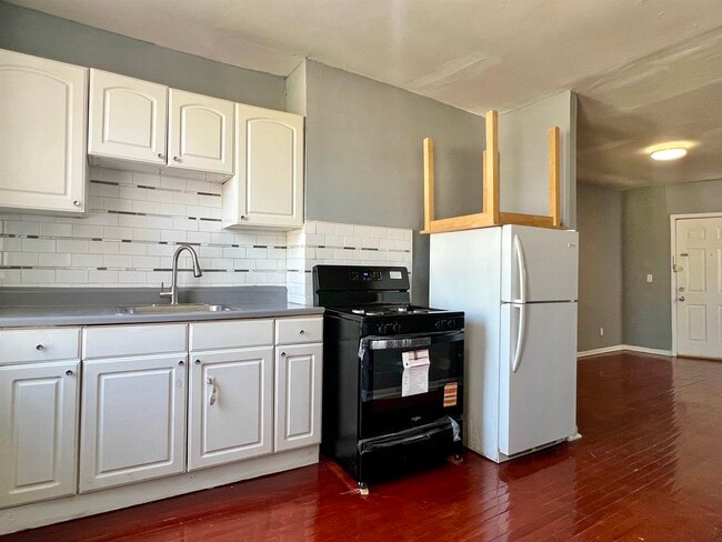 Building Photo - 80 Paterson St