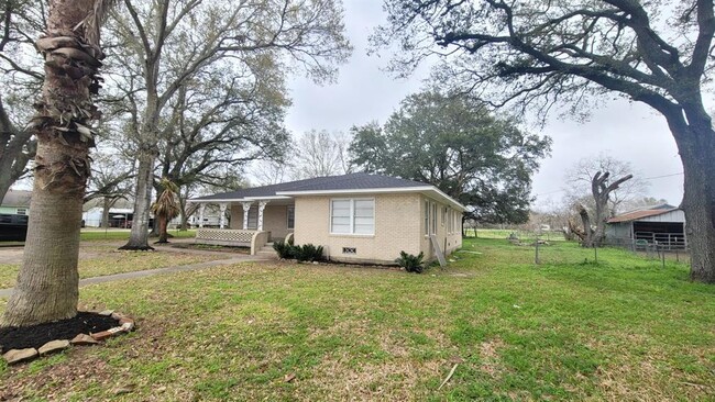 Building Photo - 2717 Nichols Ave
